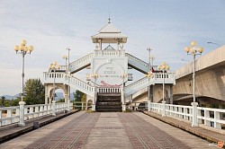 สะพานสารสิน